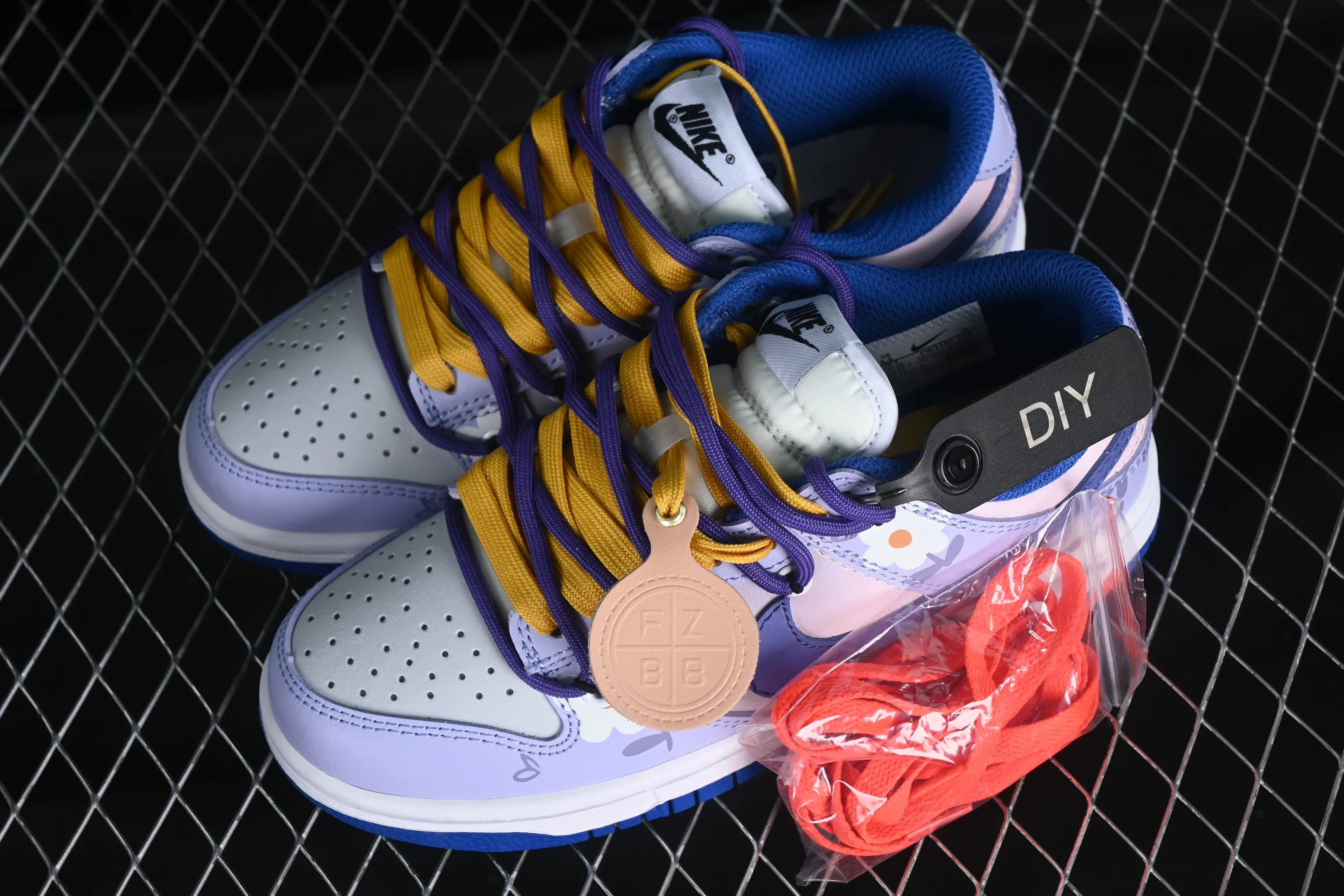 All categories Nk SB Dunk series Nk SB Dunk Low low-top sneakers Nk Dunk Low white blue red Doraemon Doraemon SB strap low-top casual sneakers CW1590-104